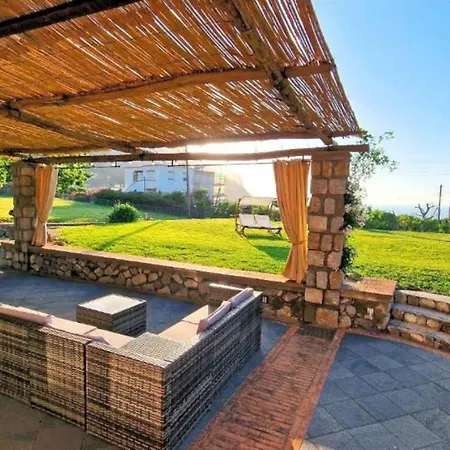 Coralia Con Giardino فيلة