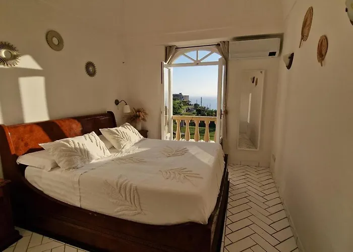 Coralia Vista Mare E Giardino Privato וילה *