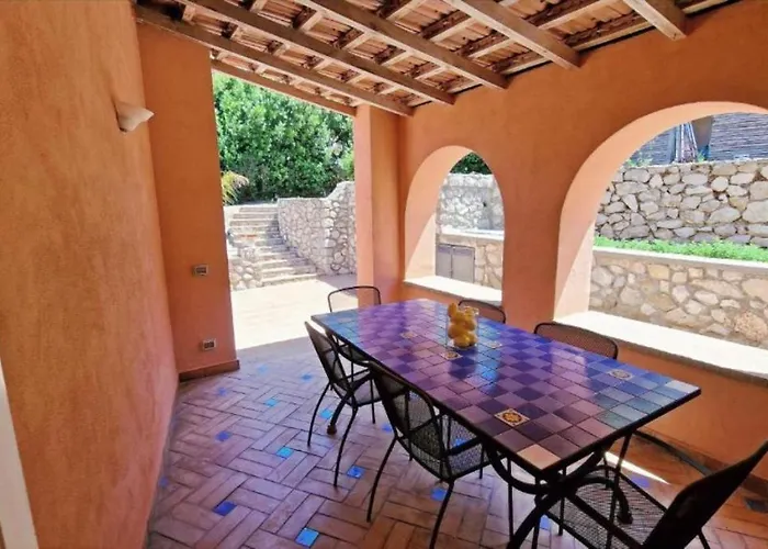 فيلة Coralia Con Giardino *