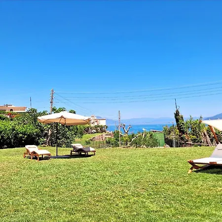Coralia Vista Mare E Giardino Privato *
