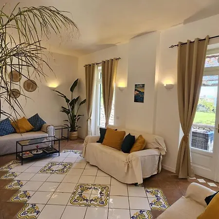 Coralia Vista Mare E Giardino Privato